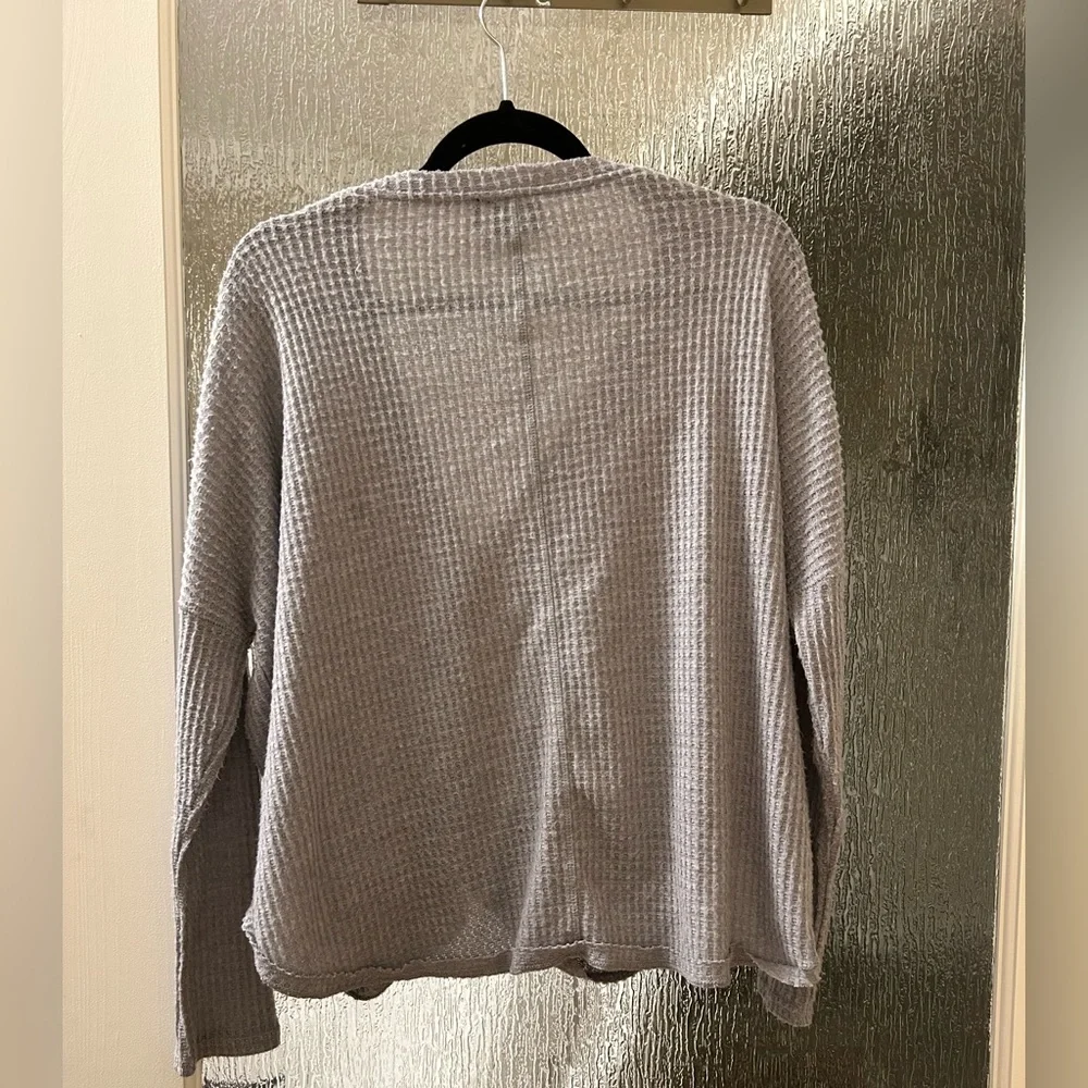 Urban Outfitters Sweater Top - Picture 4 of 5